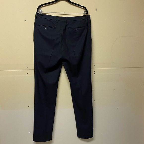 2/$75💥- PANTS | Men’s Uniqlo pants size 34x34 - Picture 2 of 3